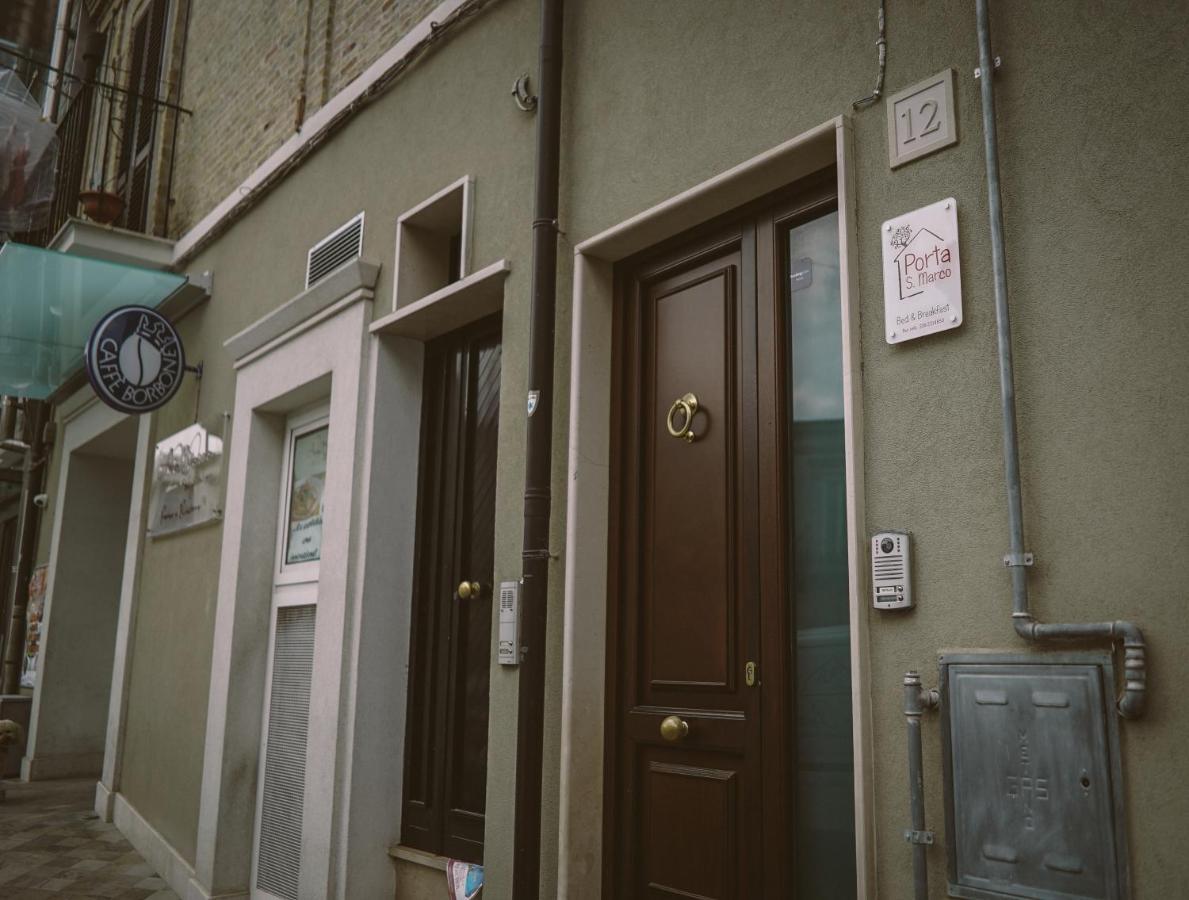 B&B Porta San Marco Сан Северо Екстериор снимка